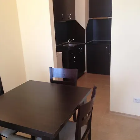 Apartment In Sunset