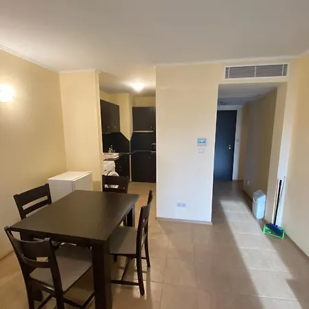 Apartment In Sunset